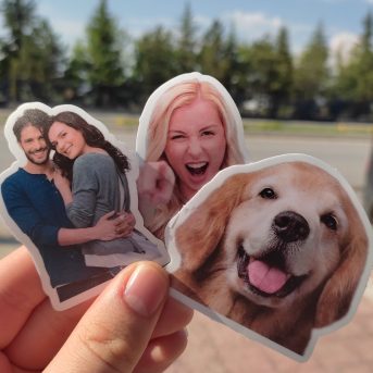 Kişiye özel sticker yaptır