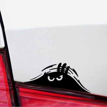 bagajdan bakan adam kızgın