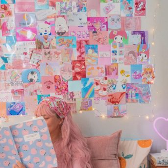 pembe anime poster seti kolaj 50'li